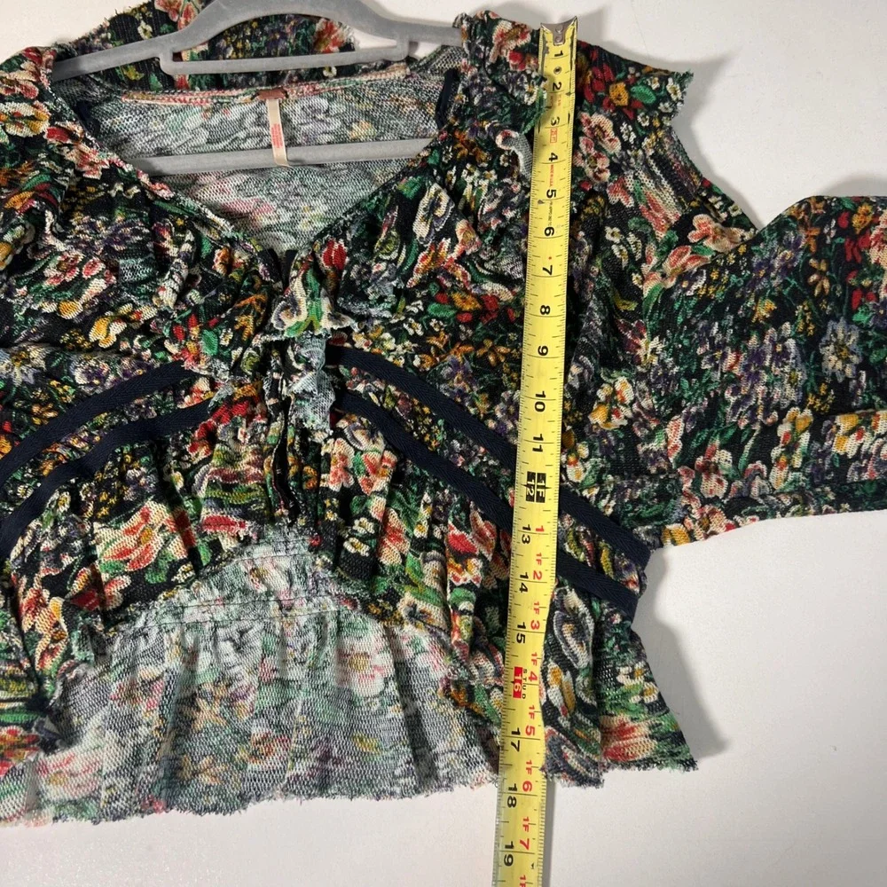Free People Top Womens M Floral Ruffle Cropped Cotton Cottagecore Prairie Casual